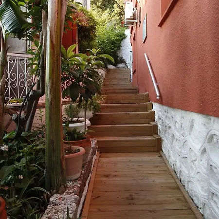 Otel Pembe Yunus